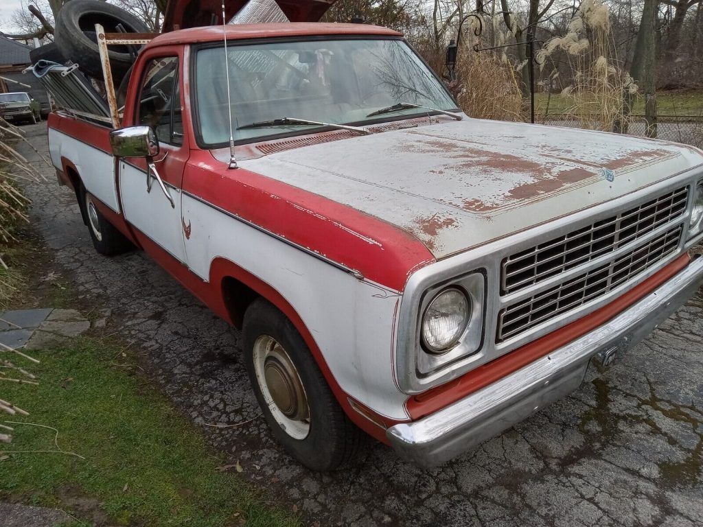 1980 Dodge pick up 318 Motor runs and Drives good very Solid Condition