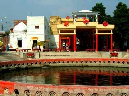 Kashi Gaya BodhGaya Allahabad Ayodhya Namisharanya Lucknow Tour