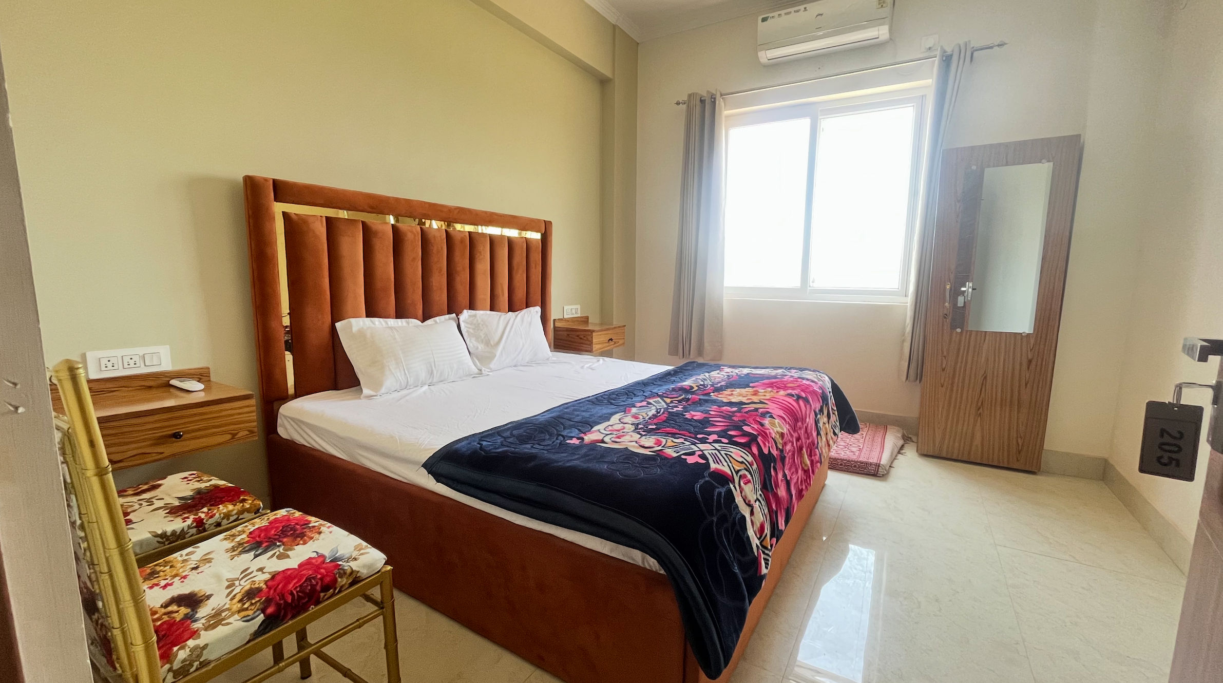 Elegant Room Interiors