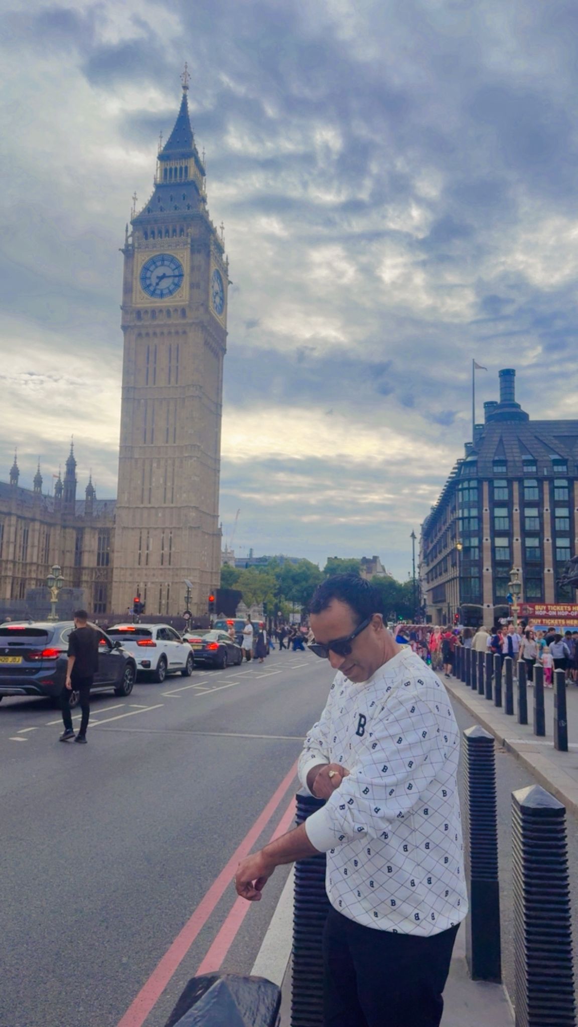 kaveesh kapoor kaveeshkapoor 