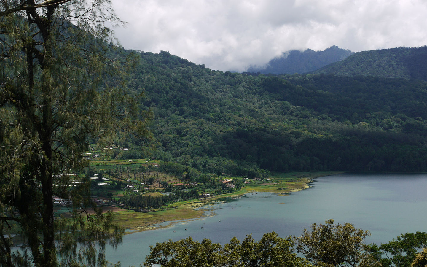 Lake Buyan