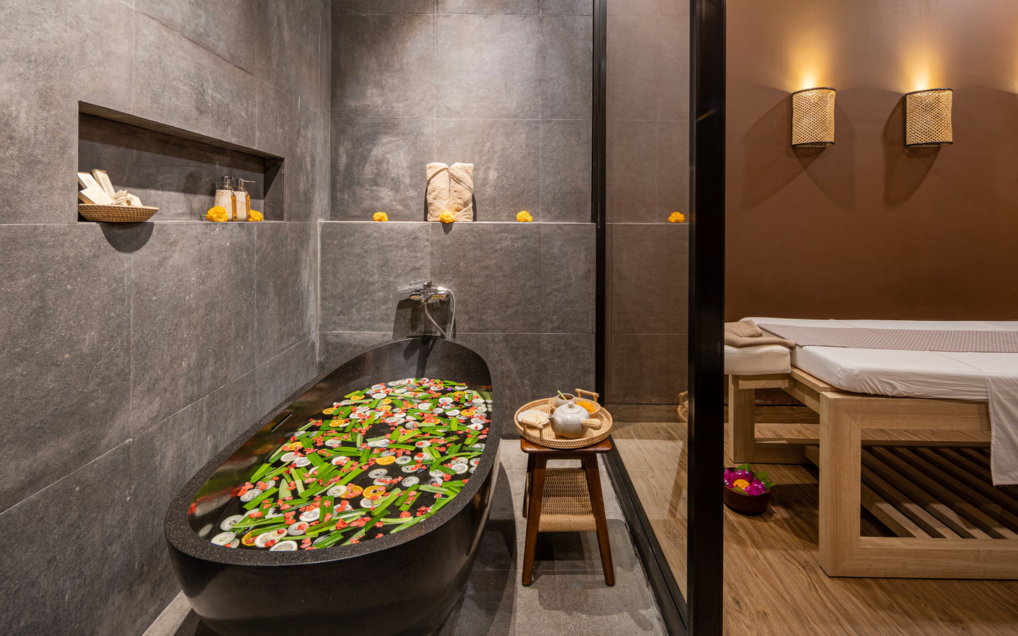 Photo of the bathtub inside the treatment room at Arana Spa & Wellness