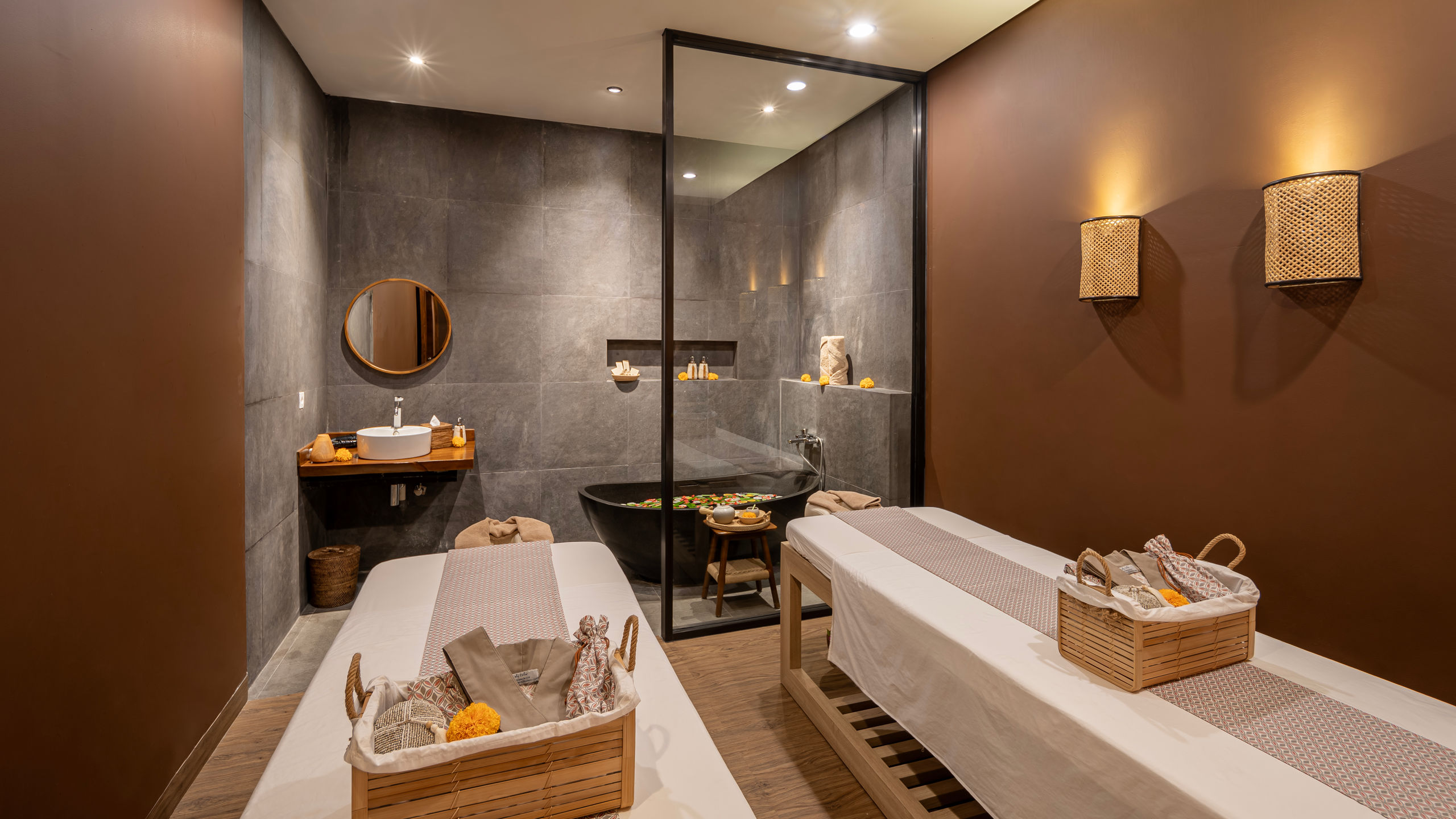 Photo of the couple treatment room at ARANA Wellness Retreat