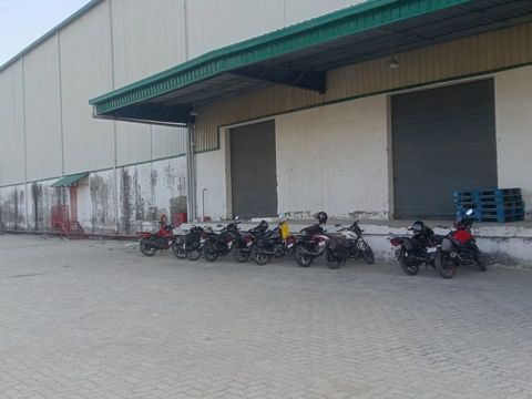 80,000 Sq Ft