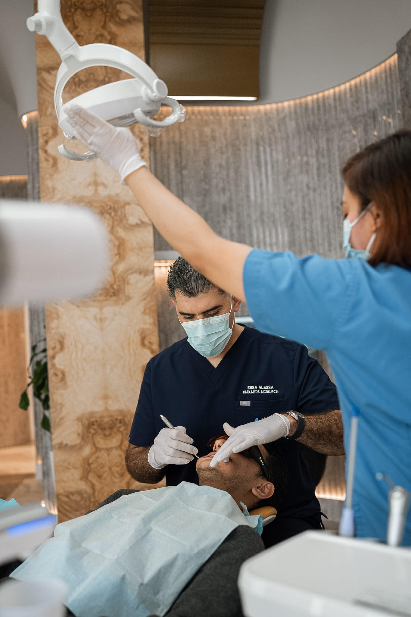 Cosmetic and Comprehensive Dentistry