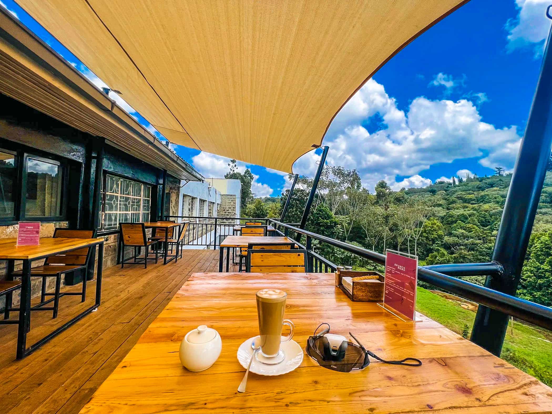 Nifty Café & Wine Bar