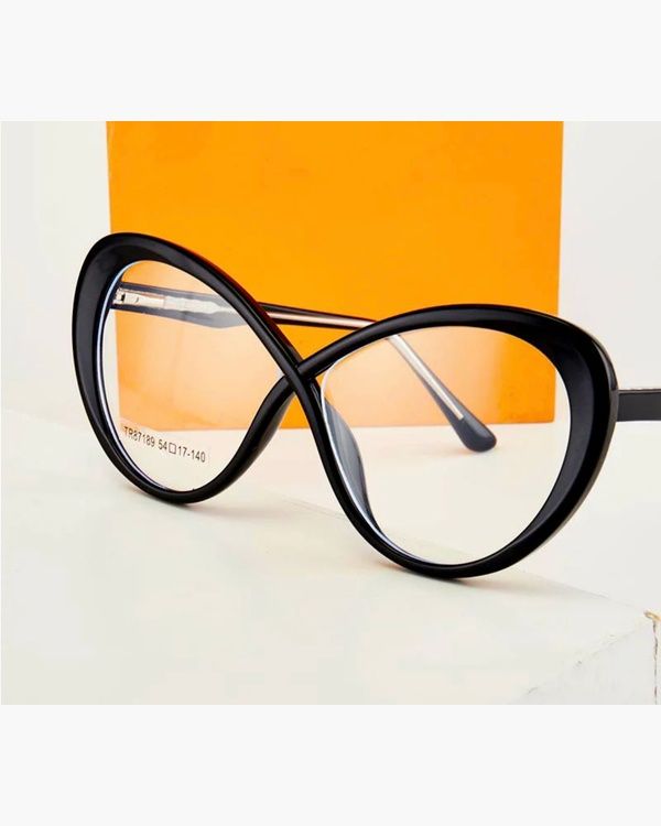 Butterfly shaped lens 
