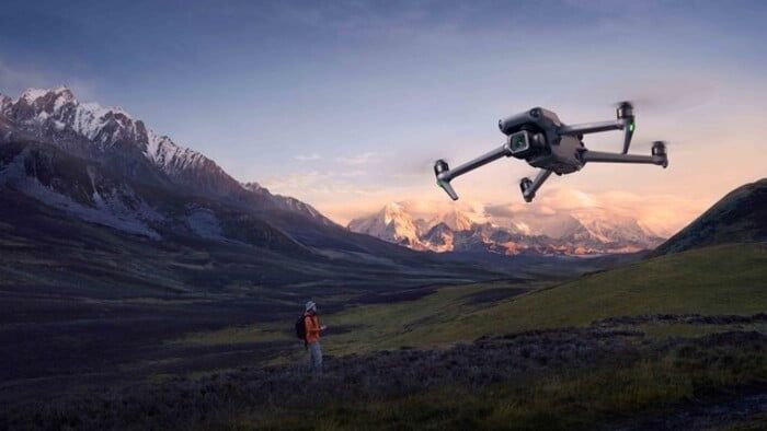 DJI Mavic 3 Classic - caracteristici și preț 2 Drona DJI Mavic 3 Classic