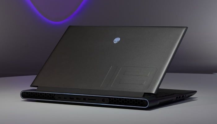 Laptop Dell Alienware M18 cu noul GPU AMD Radeon RX 7900M