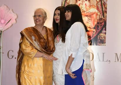 On the occasion of her birthday, Aishwarya Rai took her daughter Aaradhya to the Siddhivinayak Temple.