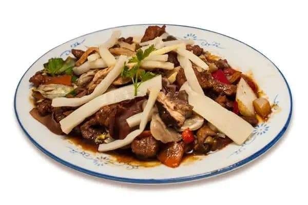 Beef with bamboo shoots and mushrooms 420 gr