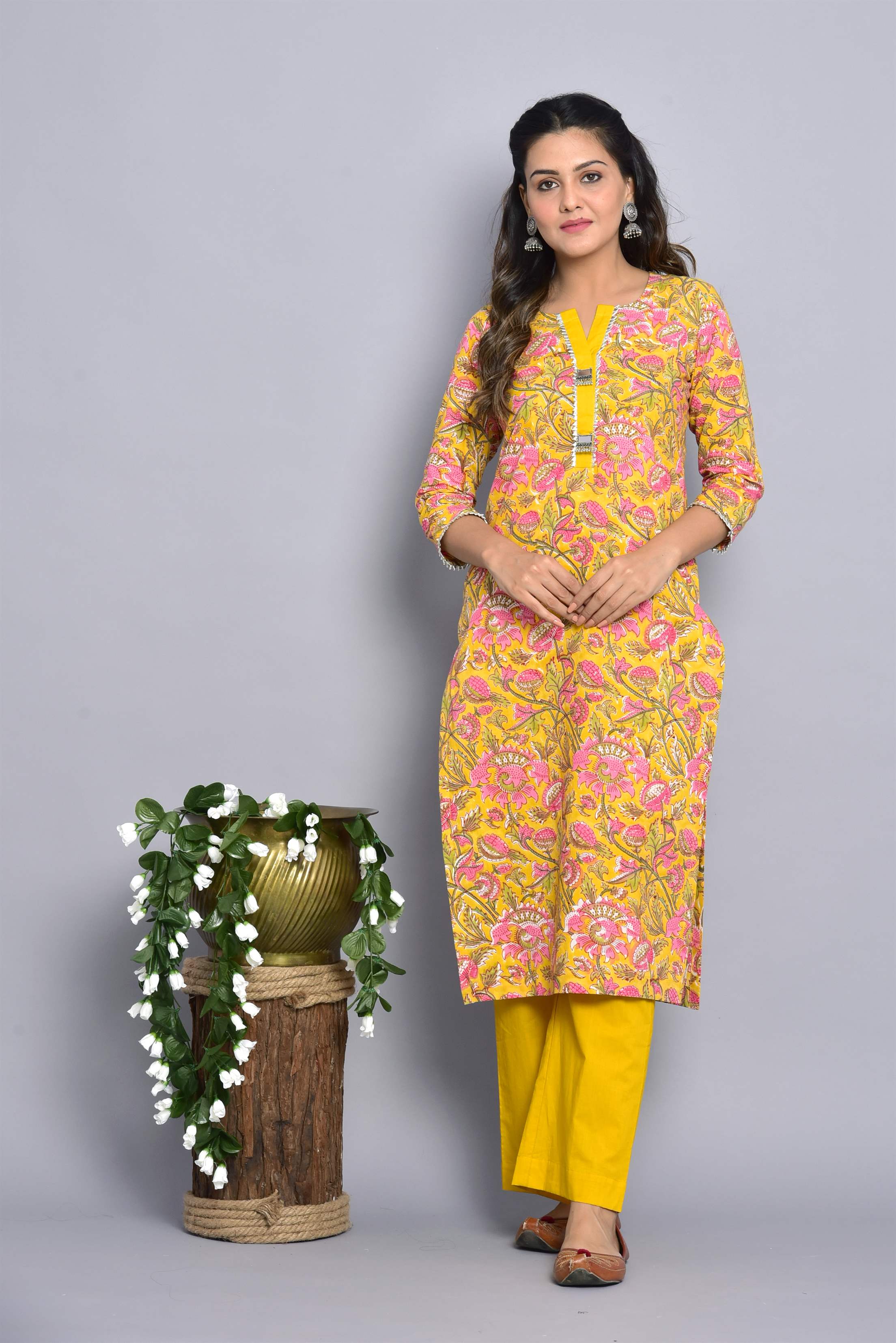 Buy online Printed Kurta Pant Set With Dupatta from ethnic wear for Women  by Scakhi for ₹3079 at 43% off | 2024 Limeroad.com