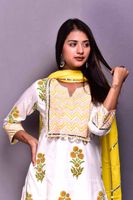 white-mughal-boota-suit-set-with-yellow-dupatta-26504fa7-5a76-4649-aae7-3dccac2490be.JPG