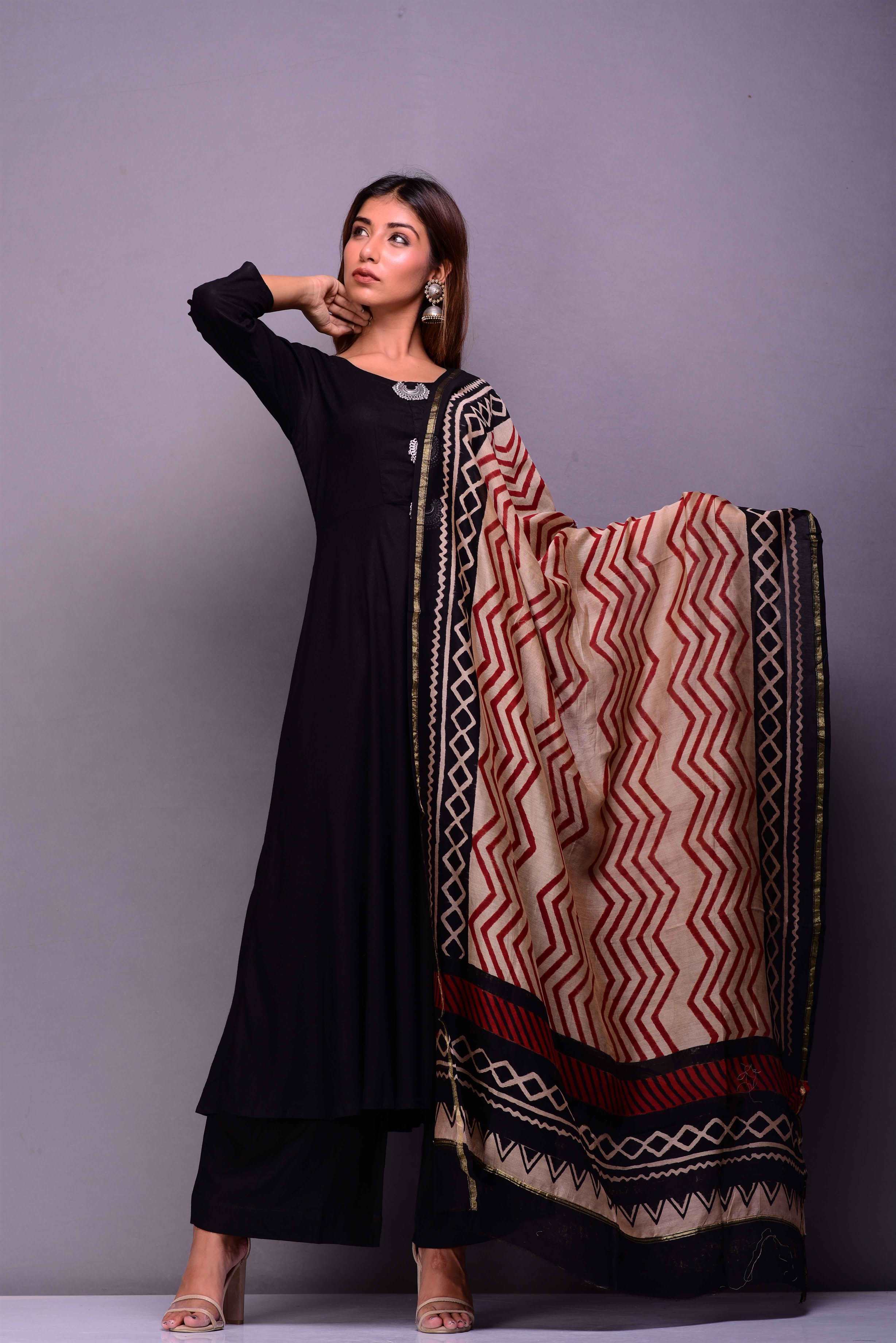 w black anarkali