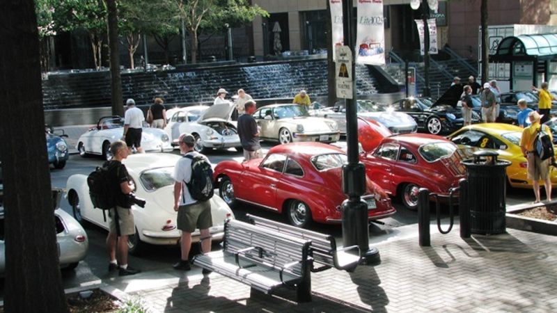 356 S AND GT3 S PADDOCK