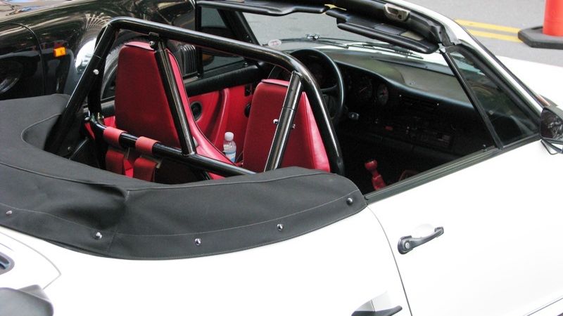 911 White Cab with Roll Bar