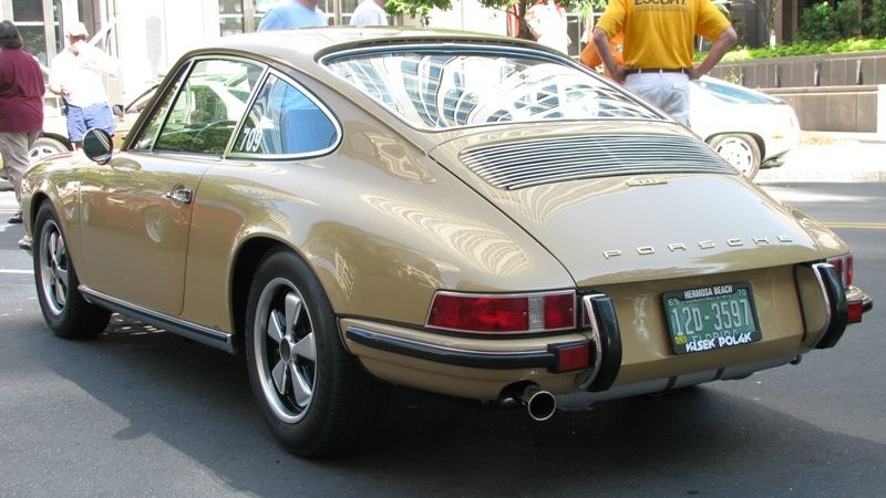 Beige 911 Nice