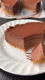 decadent chocolate cheesecake