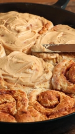 banana bread cinnamon rolls with peanut butter frosting