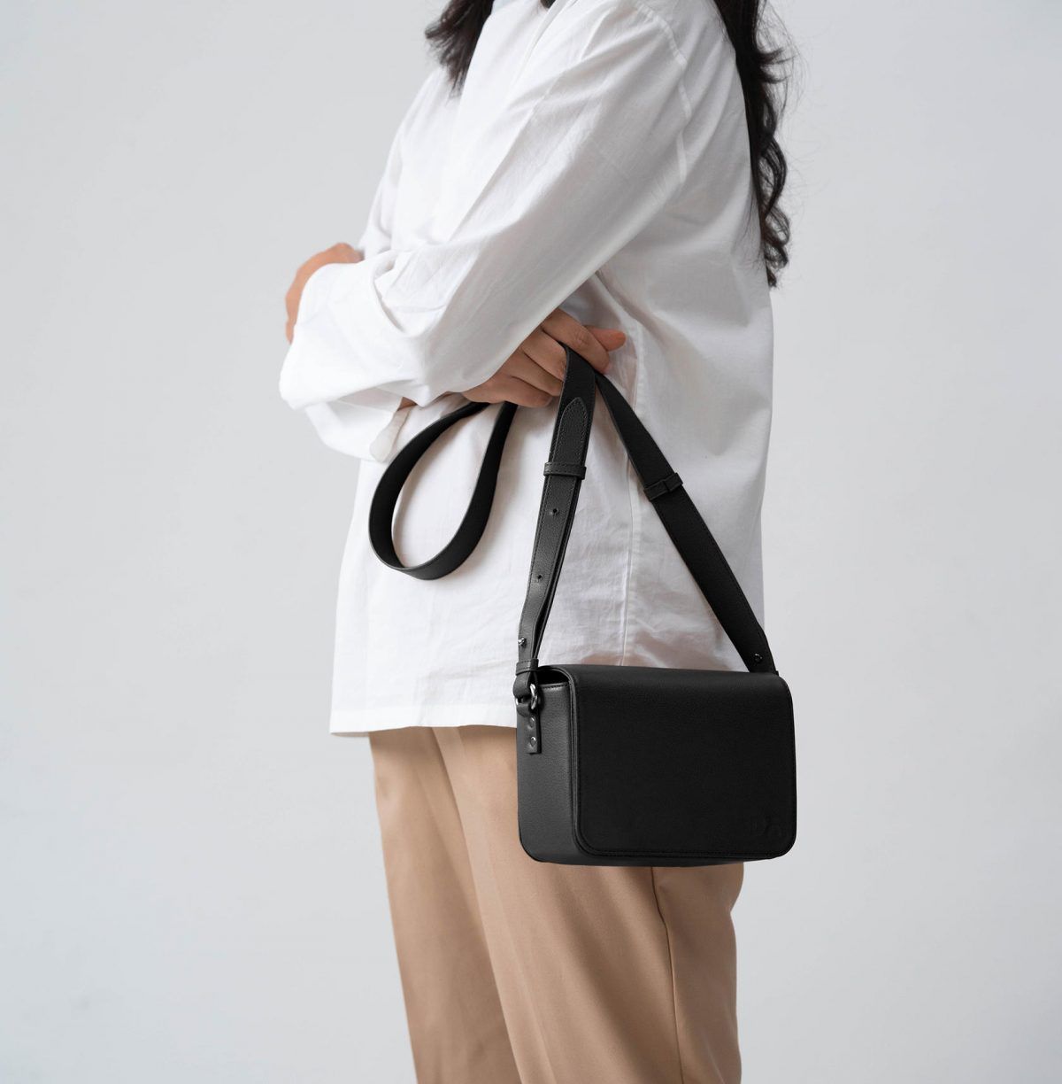 Black - Sol Box Shoulder Bag | Online Shopping | KlippiK Kuwait UAE Saudi