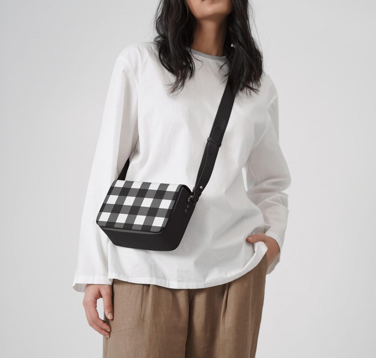 Charcoal Gingham Sol Box Shoulder Bag | Shop Online | KlippiK Kuwait UAE Saudi