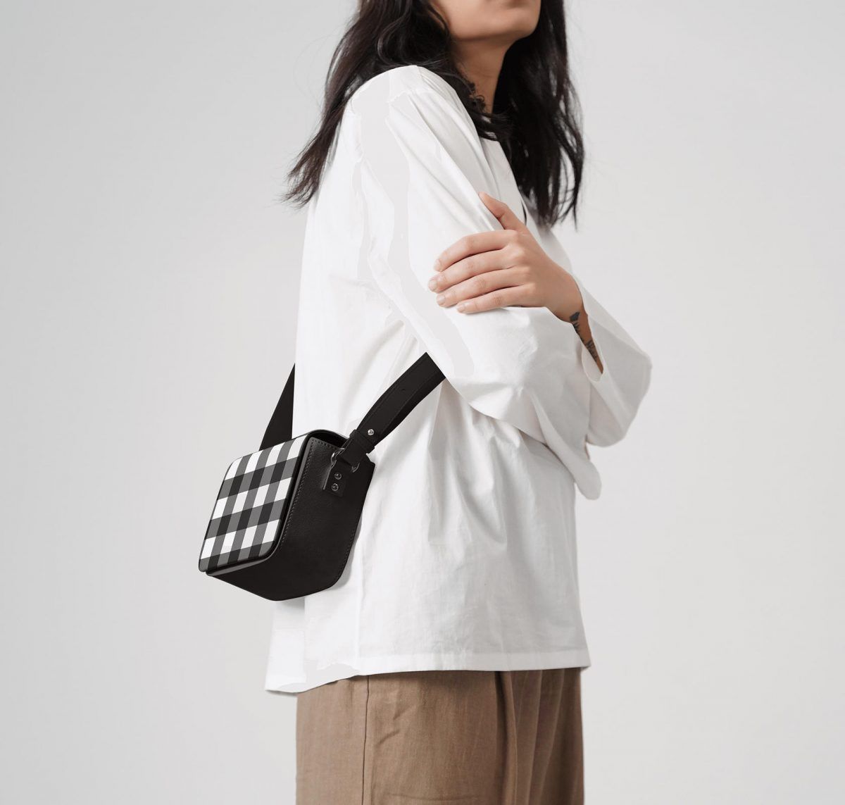 Charcoal Gingham Sol Box Shoulder Bag | Shop Online | KlippiK Kuwait UAE Saudi