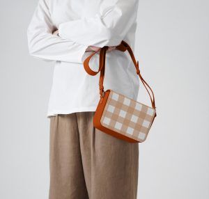 Rusty Pumpkin Gingham Sol Box Shoulder Bag | Shop Online | KlippiK Kuwait UAE Saudi