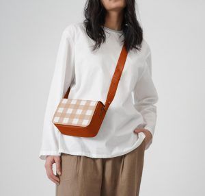 Rusty Pumpkin Gingham Sol Box Shoulder Bag | Shop Online | KlippiK Kuwait UAE Saudi