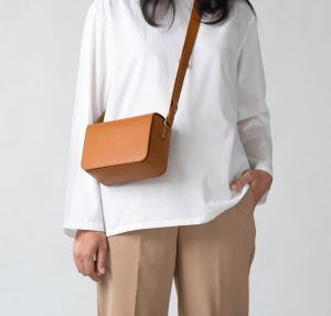 Tan - Sol Box Shoulder Bag | Online Shopping | KlippiK Kuwait UAE Saudi | Online Shopping | KlippiK Kuwait UAE Saudi