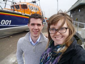 26046-bembridge_lifeboat_selfie_c