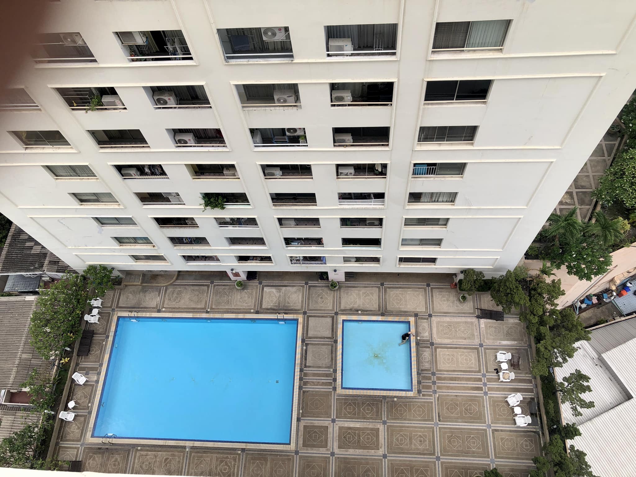 e7347dca-a933-49a3-a925-ce0a0d21ff51