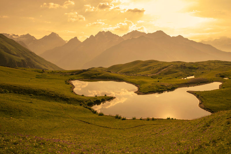 Qoruldi lake