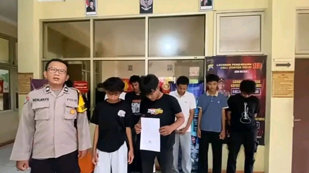 Kapolresta Banyumas, Kombes Pol Petrus Silalahi, saat memberikan keterangan terkait penyelesaian kasus dugaan pemukulan remaja di Kecamatan Pekuncen melalui jalur mediasi.