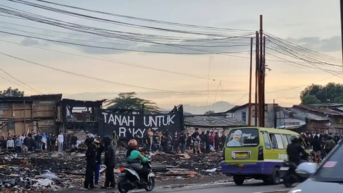 Bentrok Sengketa Lahan di Sukahaji Bandung Bentrok Sengketa Lahan di Sukahaji Bandung