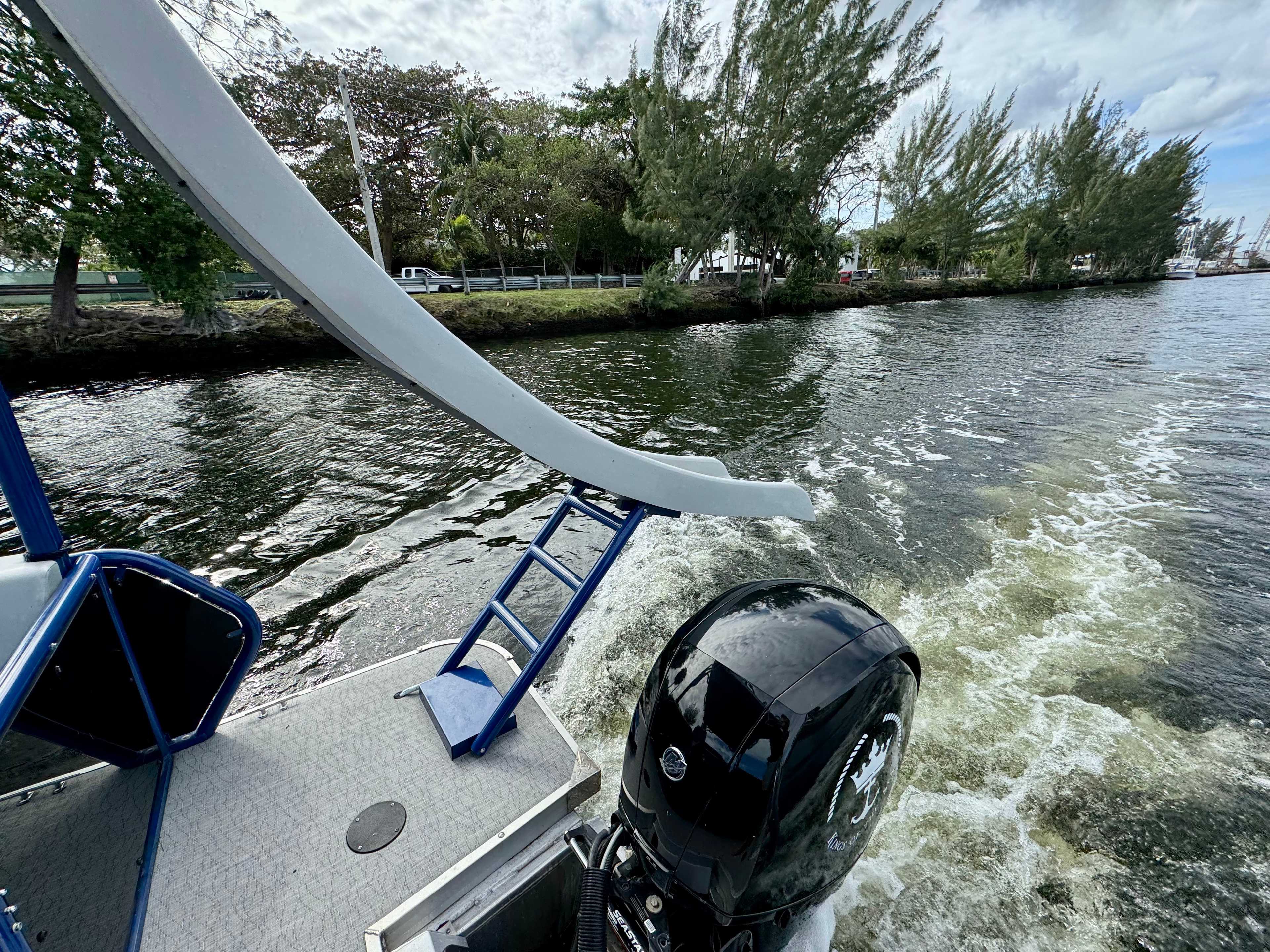 30ft 2022 Pontoon with Slide 4