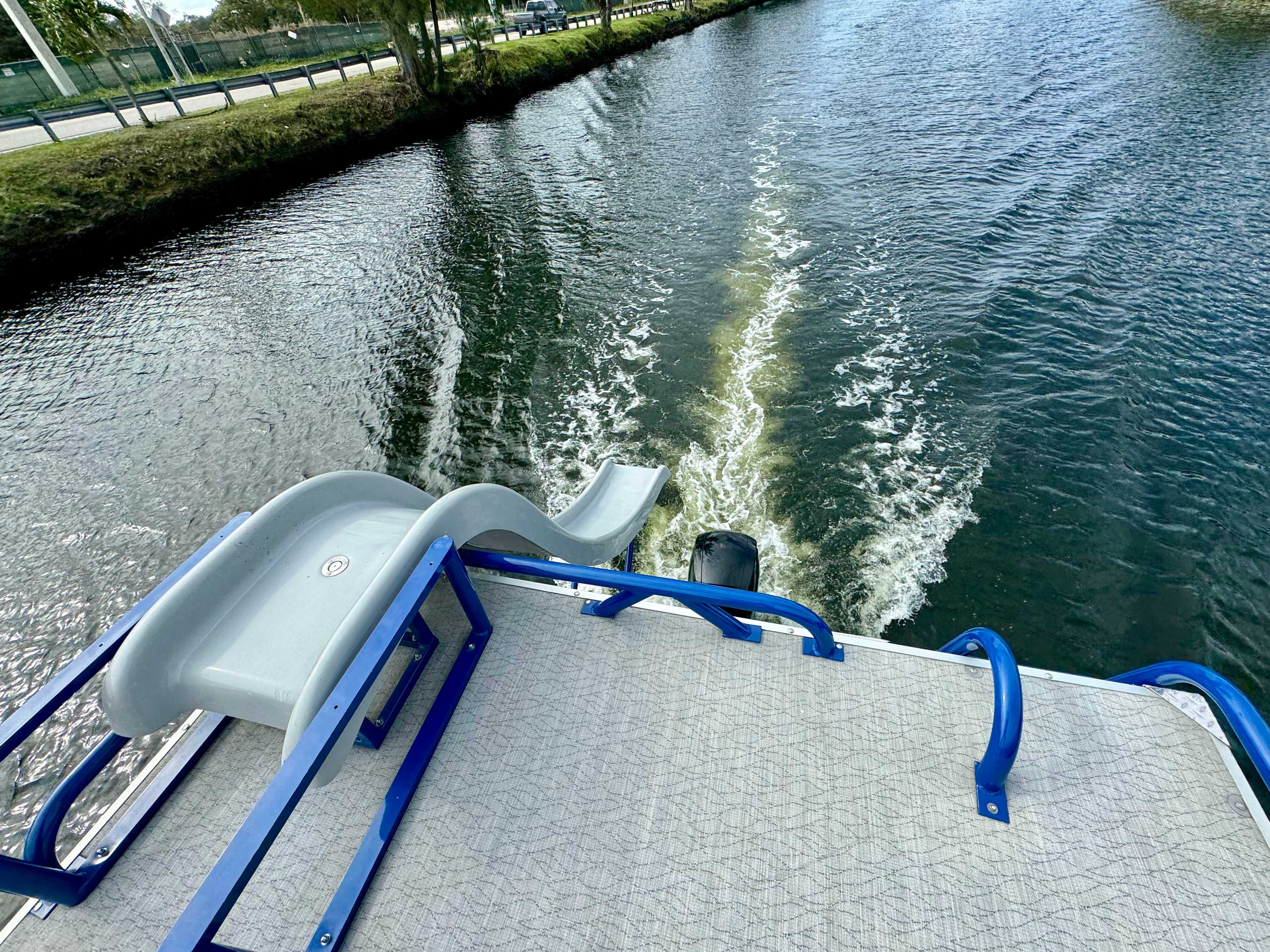 30ft 2022 Pontoon with Slide 5