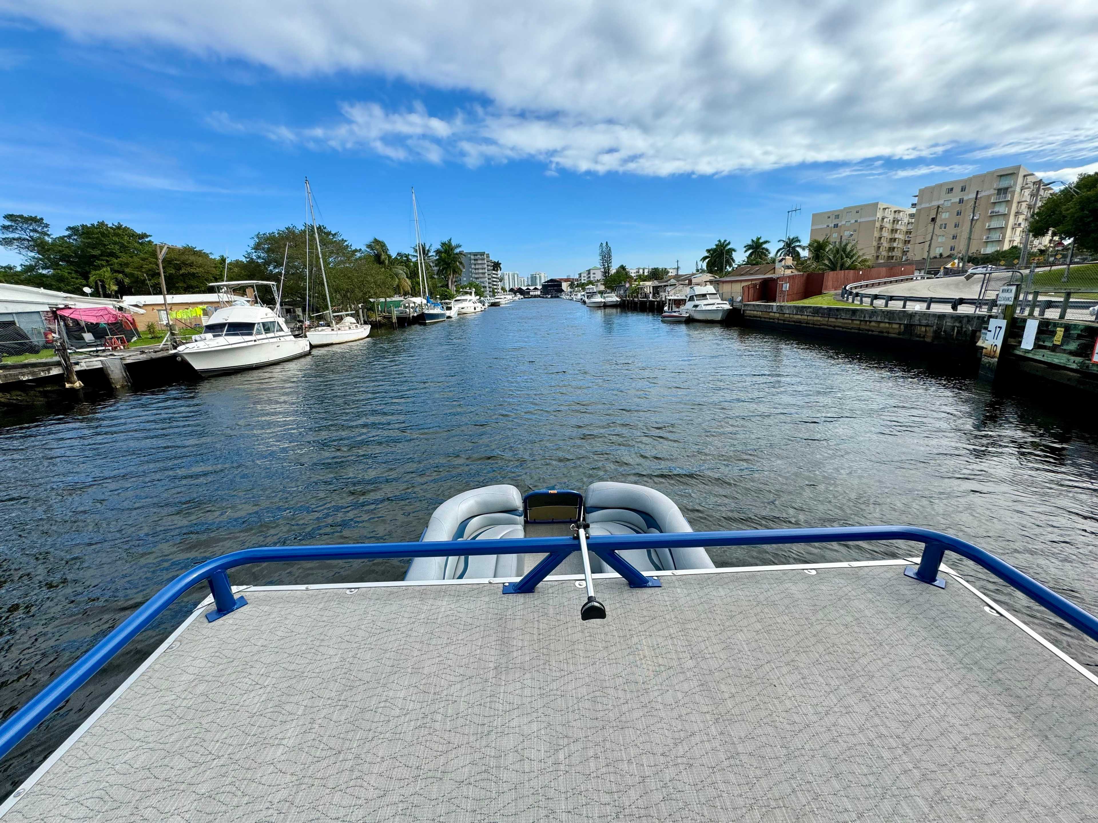 30ft 2022 Pontoon with Slide 6