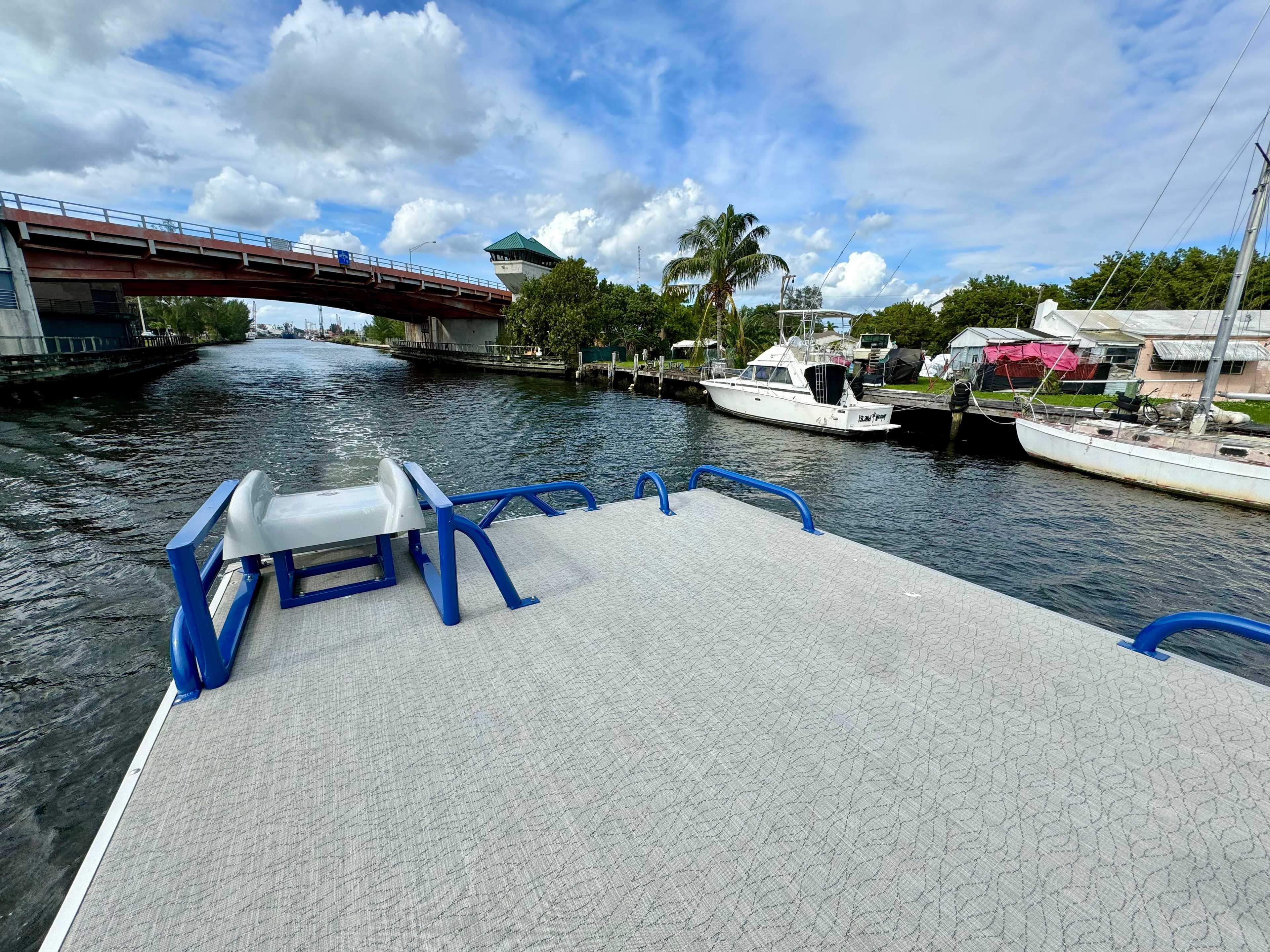 30ft 2022 Pontoon with Slide 7