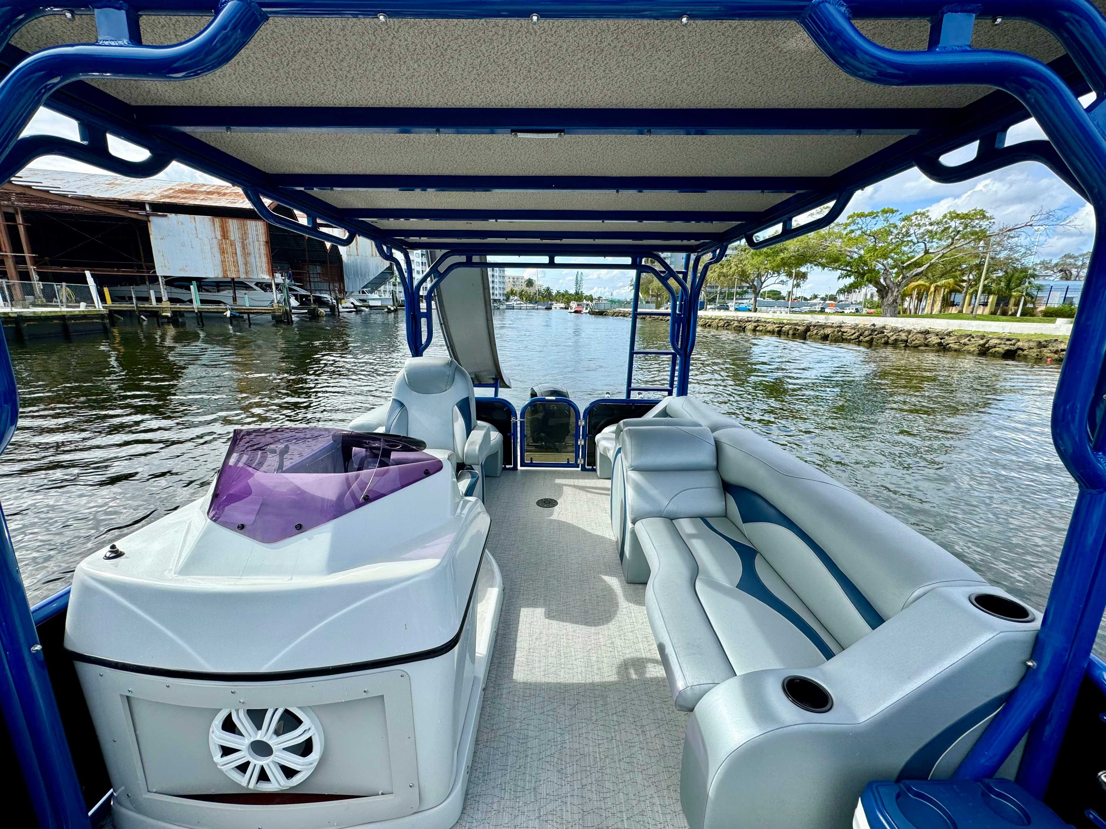 30ft 2022 Pontoon with Slide 10