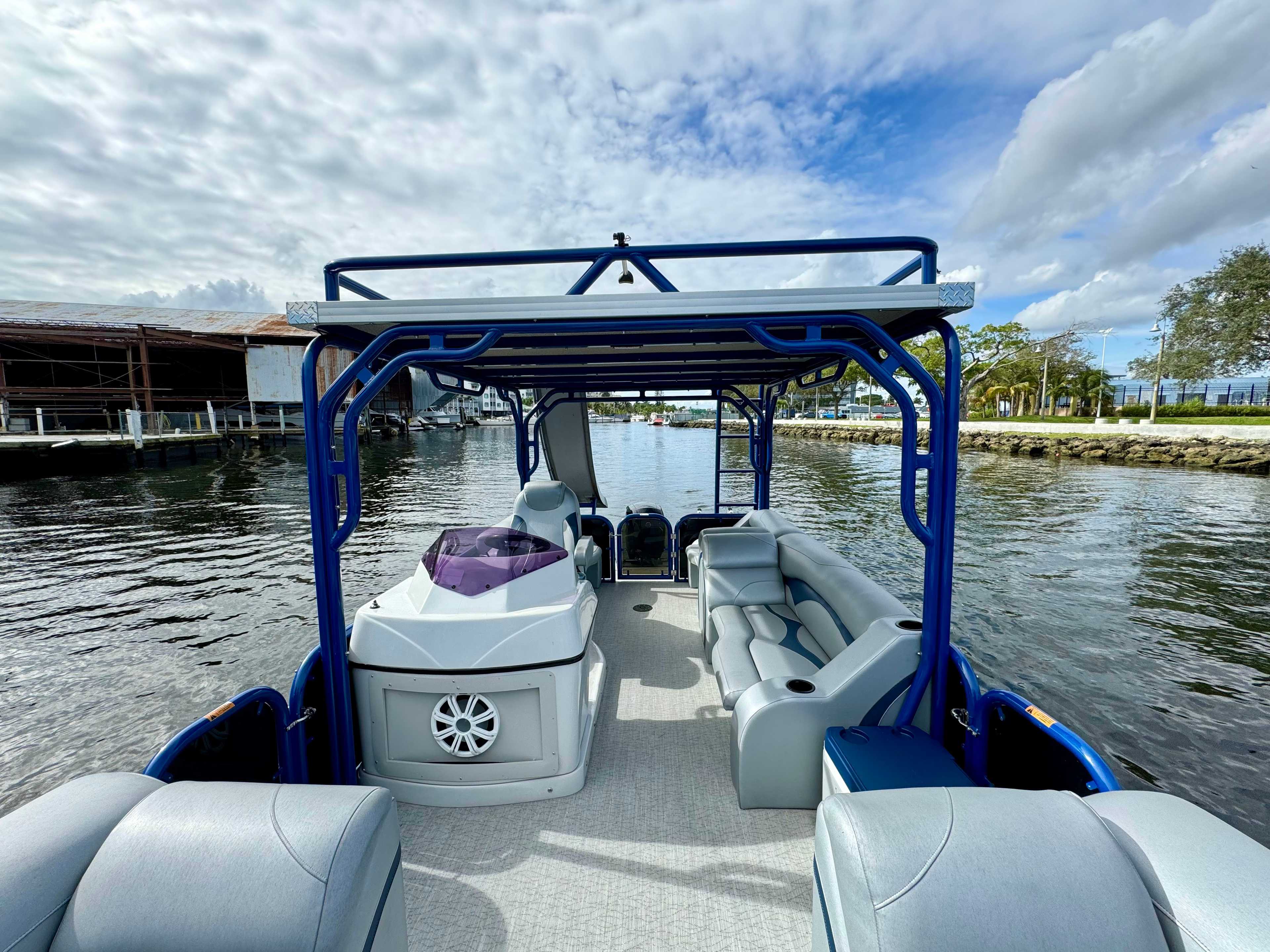 30ft 2022 Pontoon with Slide 11
