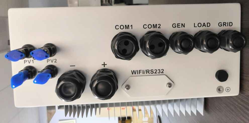 Гібридний інвертор 5 кВт для дому DEYE SUN-5K-SG04LP1 (48 В, під сонячні панелі)