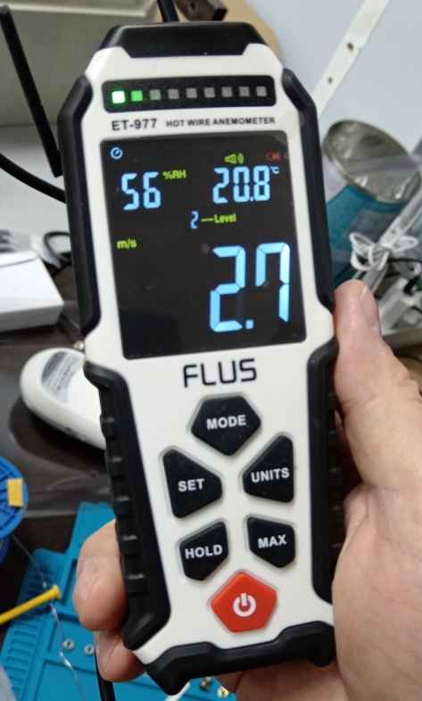 Кольоровий дисплей термоанемометра Flus ET-977