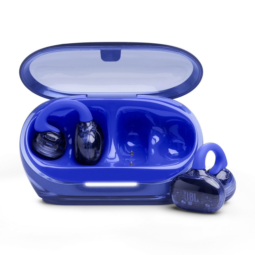 JBL Soundgear Clips у зарядному кейсі
