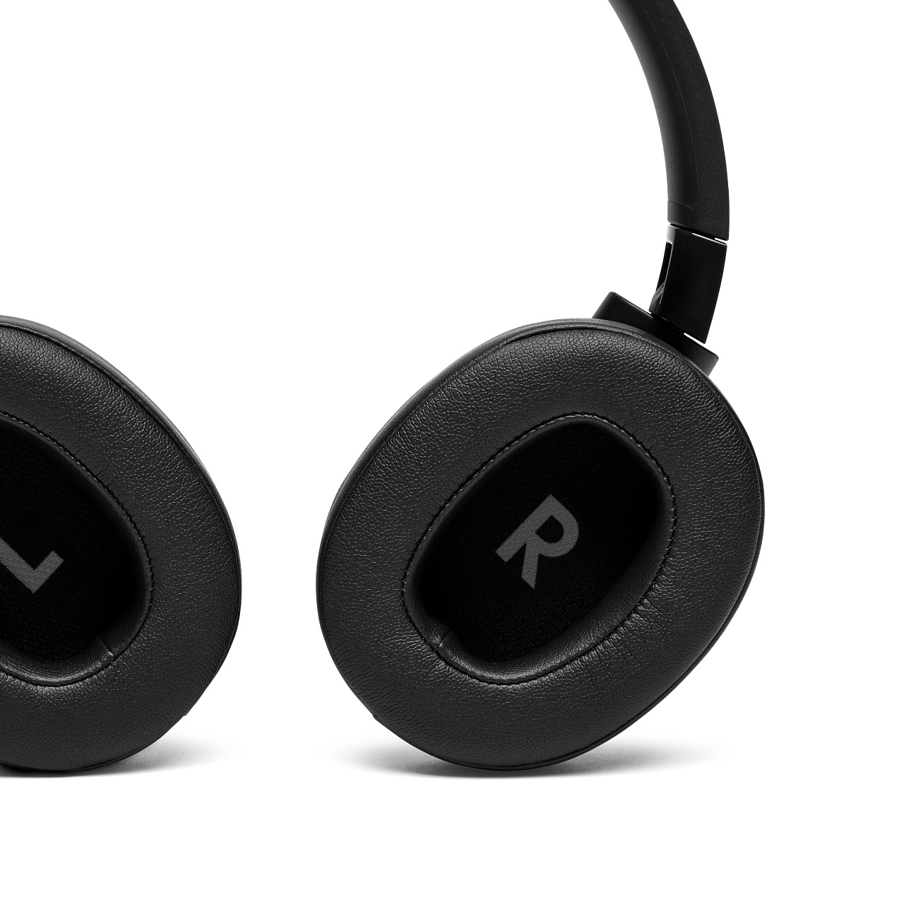 Складана конструкція навушників JBL Tune 760NC