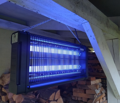 Знищувач комах та комарів Noveen IKN-30 чорний