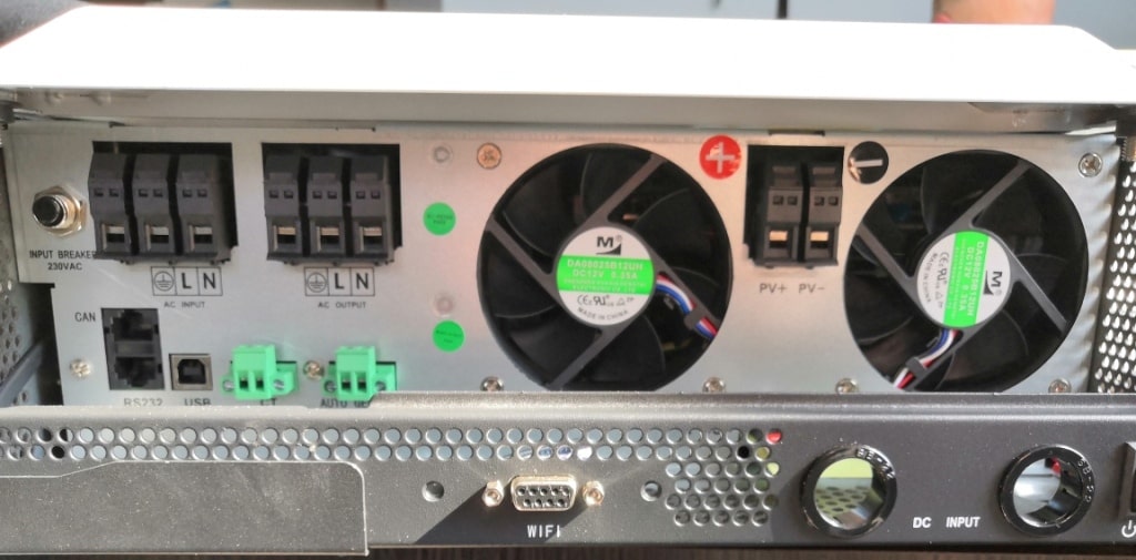 Настінний гібридний інвертор 24В/220В Voltai SDPN-3KW для дому і квартири