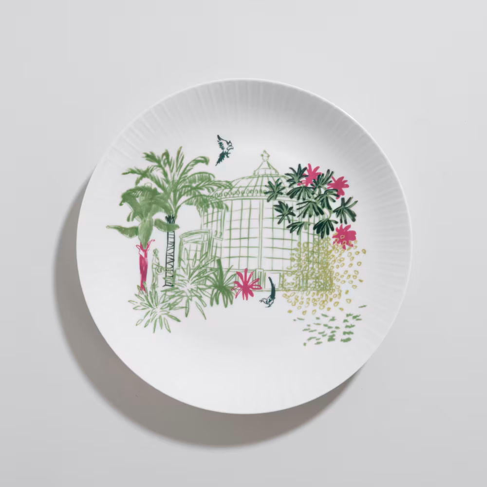 Assiette plate en porcelaine verte, blanche et rose, Camélia