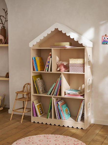 Bibliothèque en forme de maison