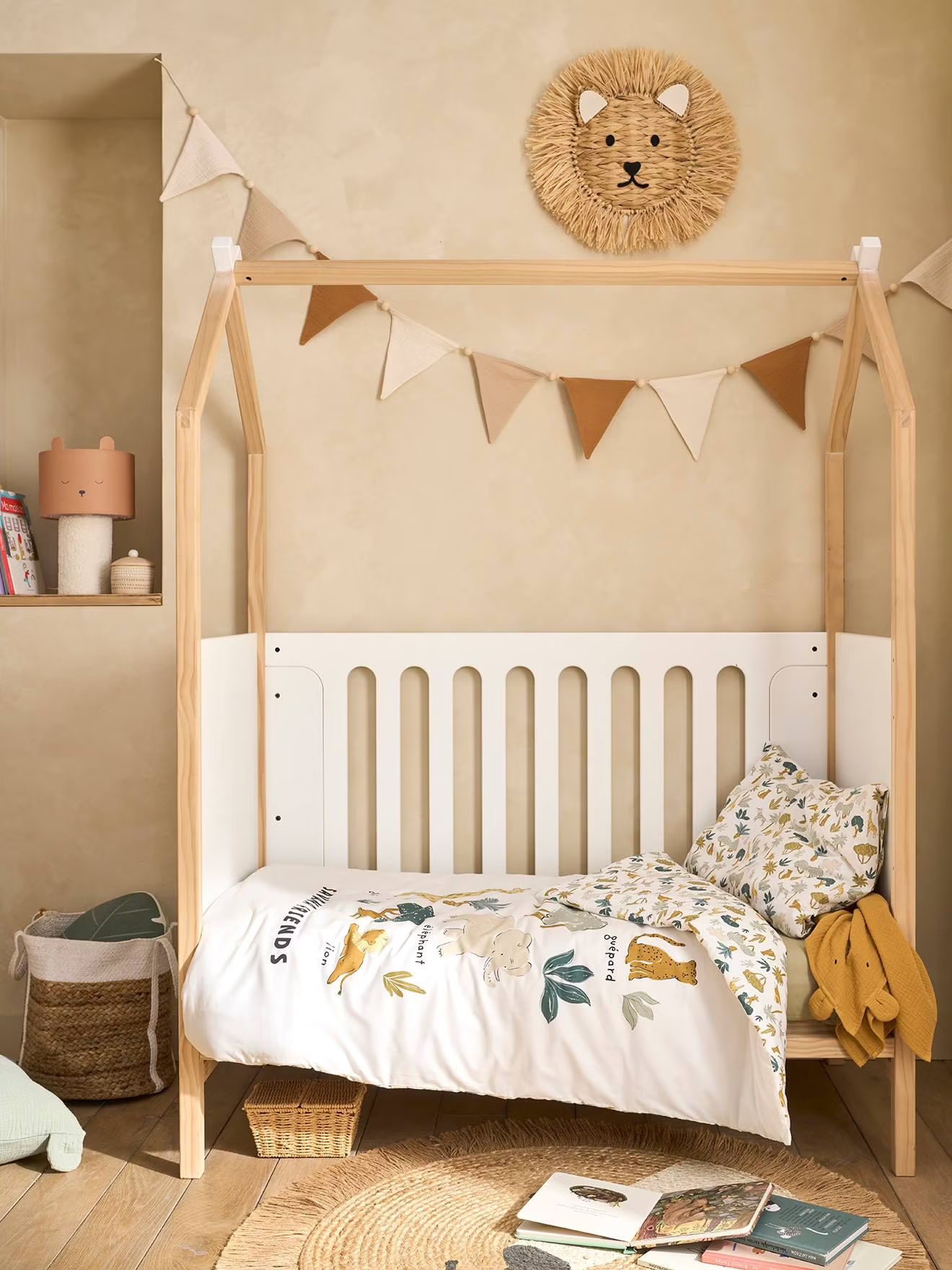 Lit bébé cabane, ligne Coconut, transformable en banquette, sable