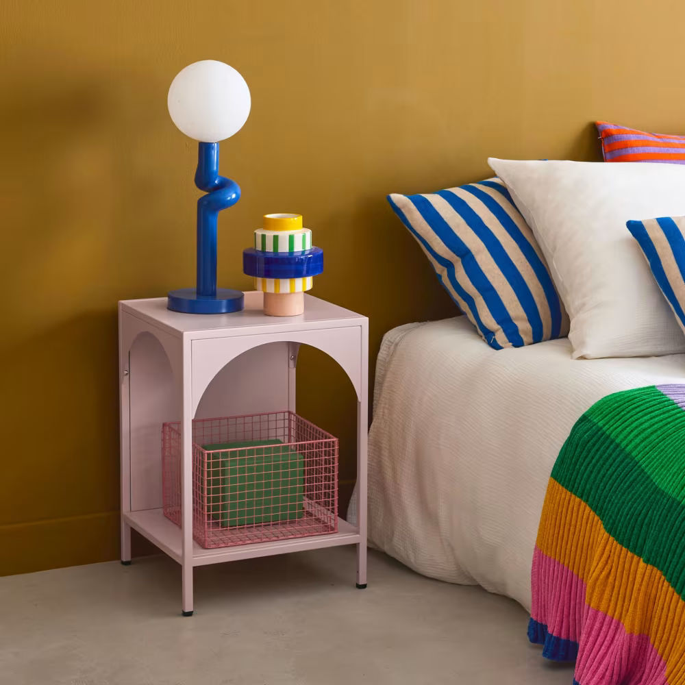 Table de chevet / table d'appoint en acier rose Soho - Maisons du Monde